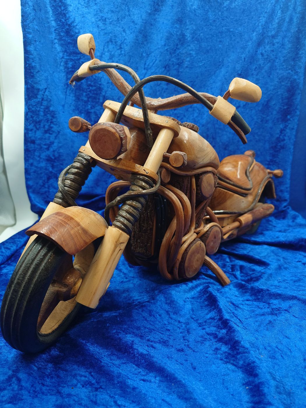 Rustik folk art motorcykel skulptur